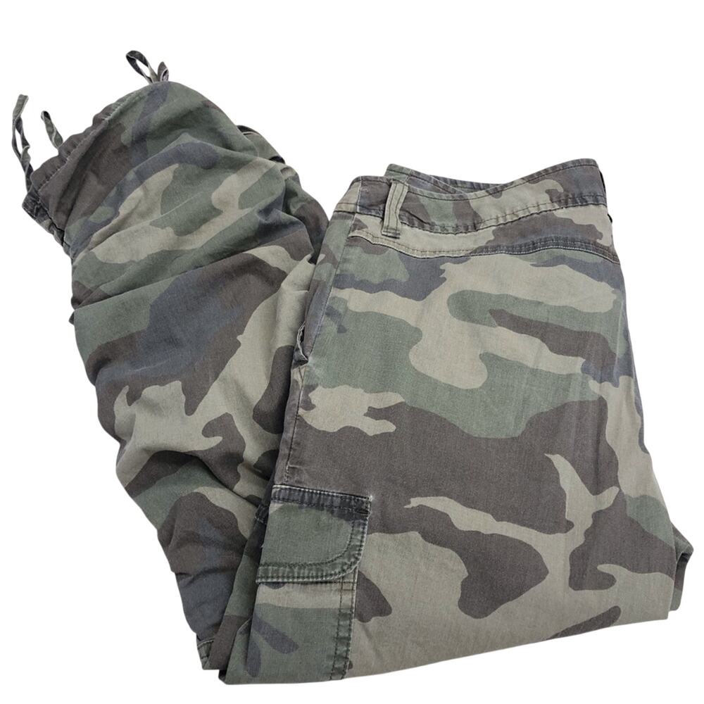 INC International Concepts Petite Crop Camo Cargo Pants Adjustable Side Ruching - Picture 6 of 16